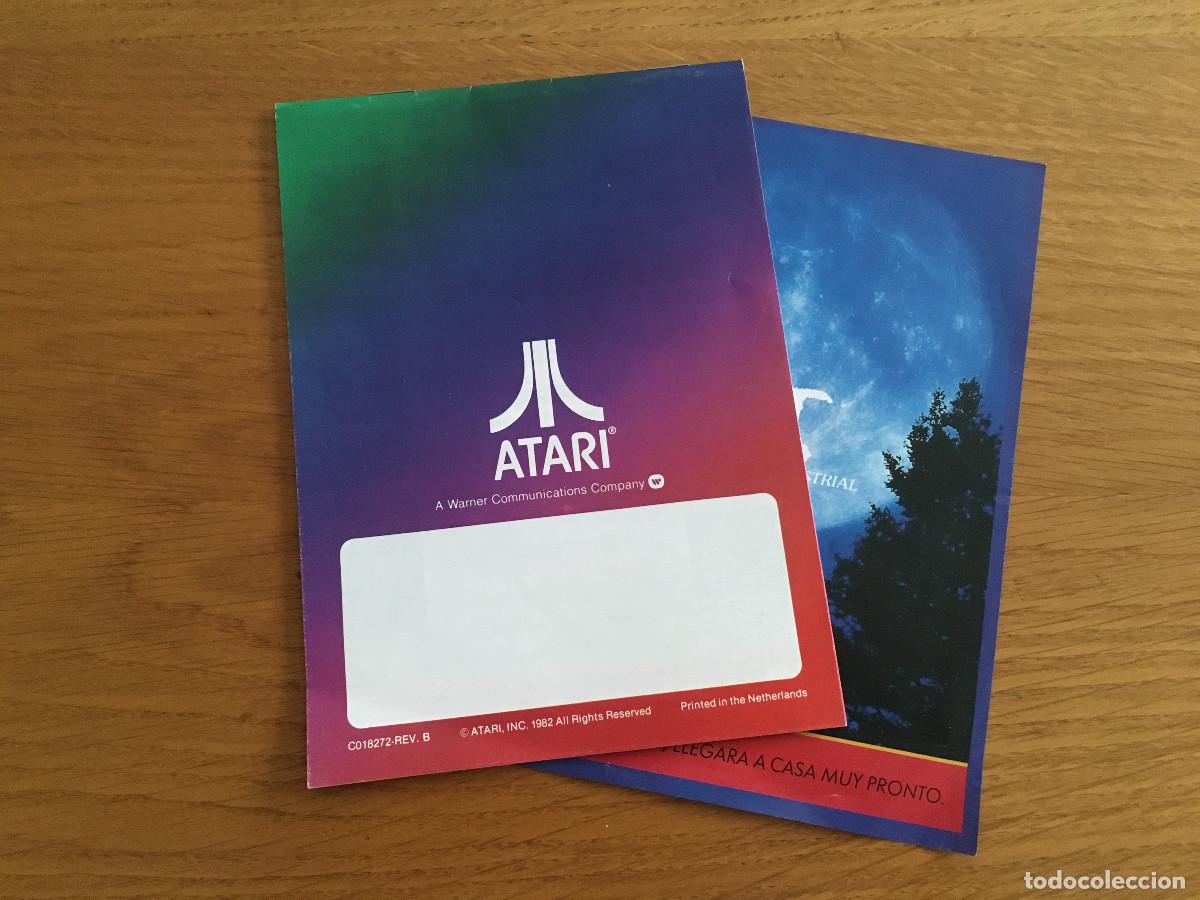 Videojuegos y consolas: Cat&aacute;logo Atari 2600 y panfleto en castellano de E.T. para Atari 2600. - Foto 2