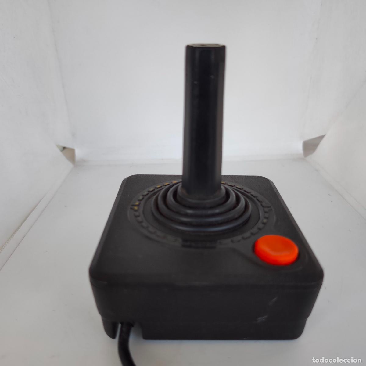 Videojuegos y consolas: Mando Retro Original Atari 2600 - Joystick 1 Bot&oacute;n - Foto 2