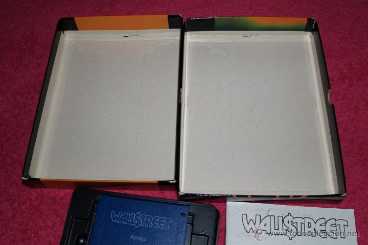 Videojuegos y consolas: GAME FOR COMMODORE AMIGA ERBE 1989 WALLSTREET SPANISH VERSION COMPLET - Foto 4