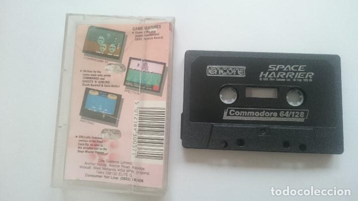 Videojuegos y consolas: SPACE HARRIER JUEGO CASSETTE COMMODORE CMB 64 C64 PAL - Foto 2
