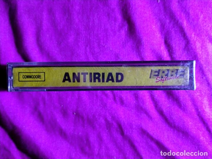 Videojuegos y consolas: ANTIRIAD - CINTA CASETE JUEGO COMMODORE - PRECINTADA - Foto 3