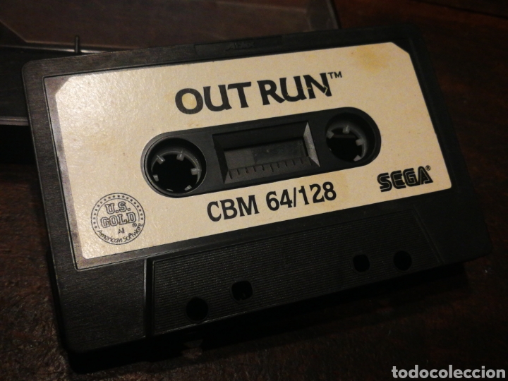 Videojuegos y consolas: JUEGO CASSETTE COMMODORE OUT RUN (SEGA) CBM 64/128. - Foto 1