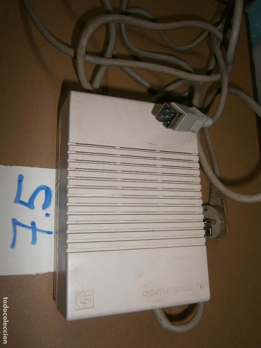 Videojuegos y consolas: ANTIGUO TRANSFORMADOR COMMODORE MOD. 128 CON CABLEADO - Foto 1