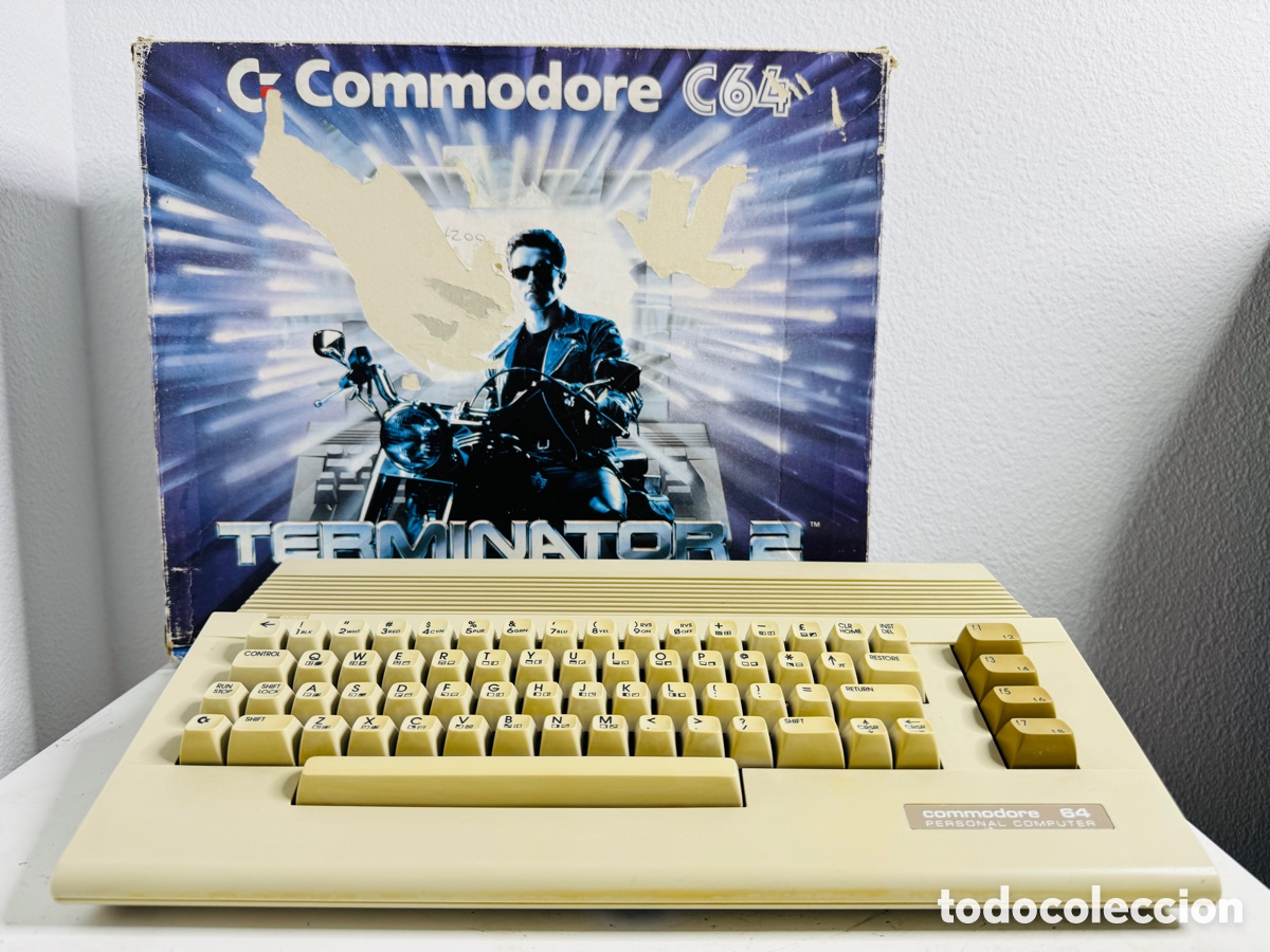 Videojuegos y consolas: Computadora Commodore 64 (C64C) en caja (edici&oacute;n Terminator 2) Sin Probar - Foto 1