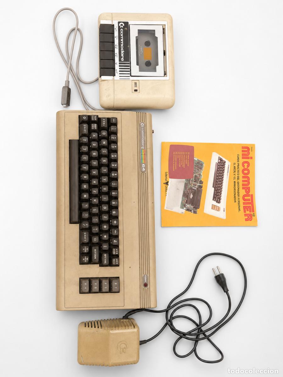Videojuegos y Consolas: Commodore 64 vintage con Datasette, fuente de alimentaci&oacute;n original y revista Mi Computer n&uacute;m. 12