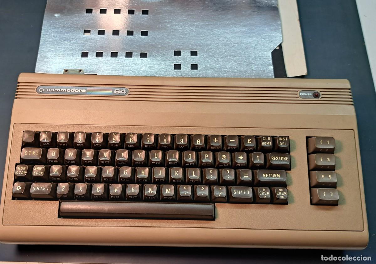 Videojuegos y Consolas: COMMODORE 64 C64 &rdquo;BREADBIN&rdquo; ORIGINAL + FUENTE DE ALIMENTACI&Oacute;N &ndash; INFORM&Aacute;TICA RETRO VINTAGE. DEFECTO