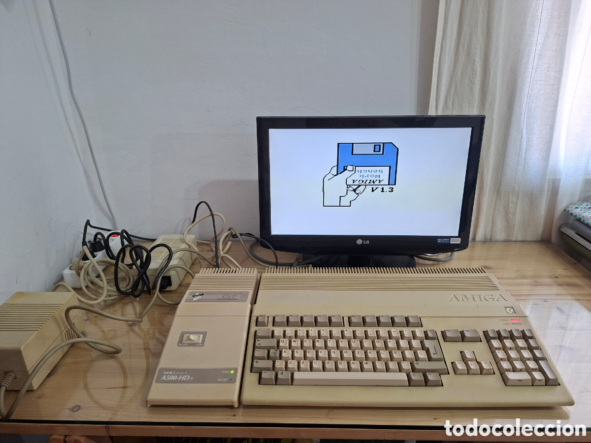 Videogiochi e Consoli: COMMODORE Amiga 500 y HD8+