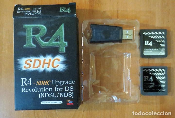 Videojuegos y consolas: R4 SDHC 2 TARJETAS - Foto 1