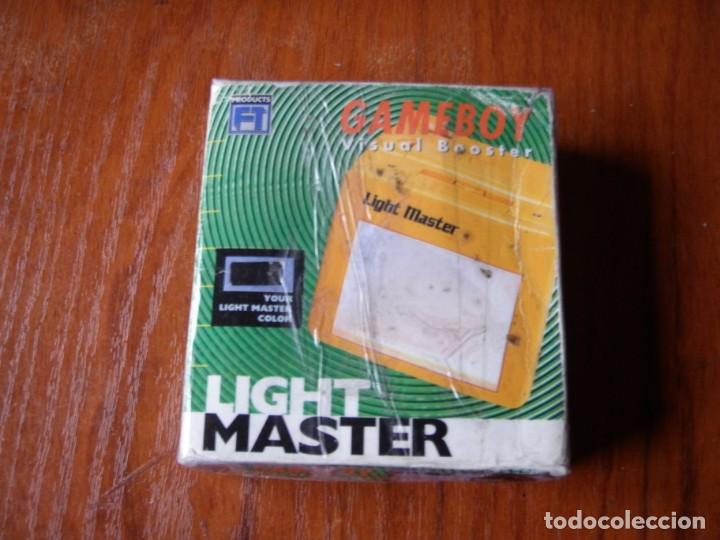 Videojuegos y consolas: VISOR CON LUZ PARA GAMEBOY CLASICA - Foto 1
