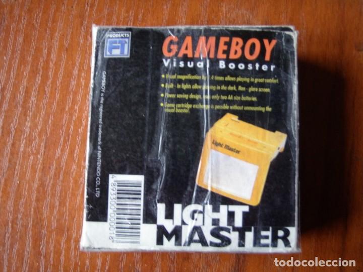 Videojuegos y consolas: VISOR CON LUZ PARA GAMEBOY CLASICA - Foto 2