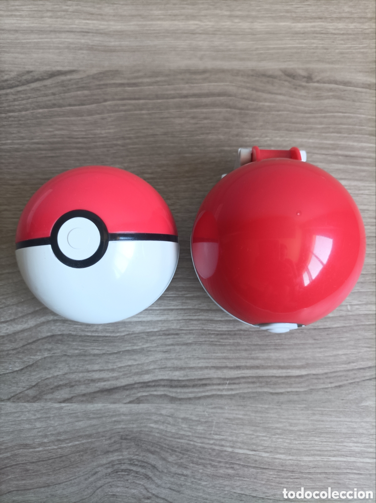 Videojuegos y consolas: Lote Pok&eacute;mon Ciber poke ball + Portamazos Premier Ball Deck Holder 2004 bandai