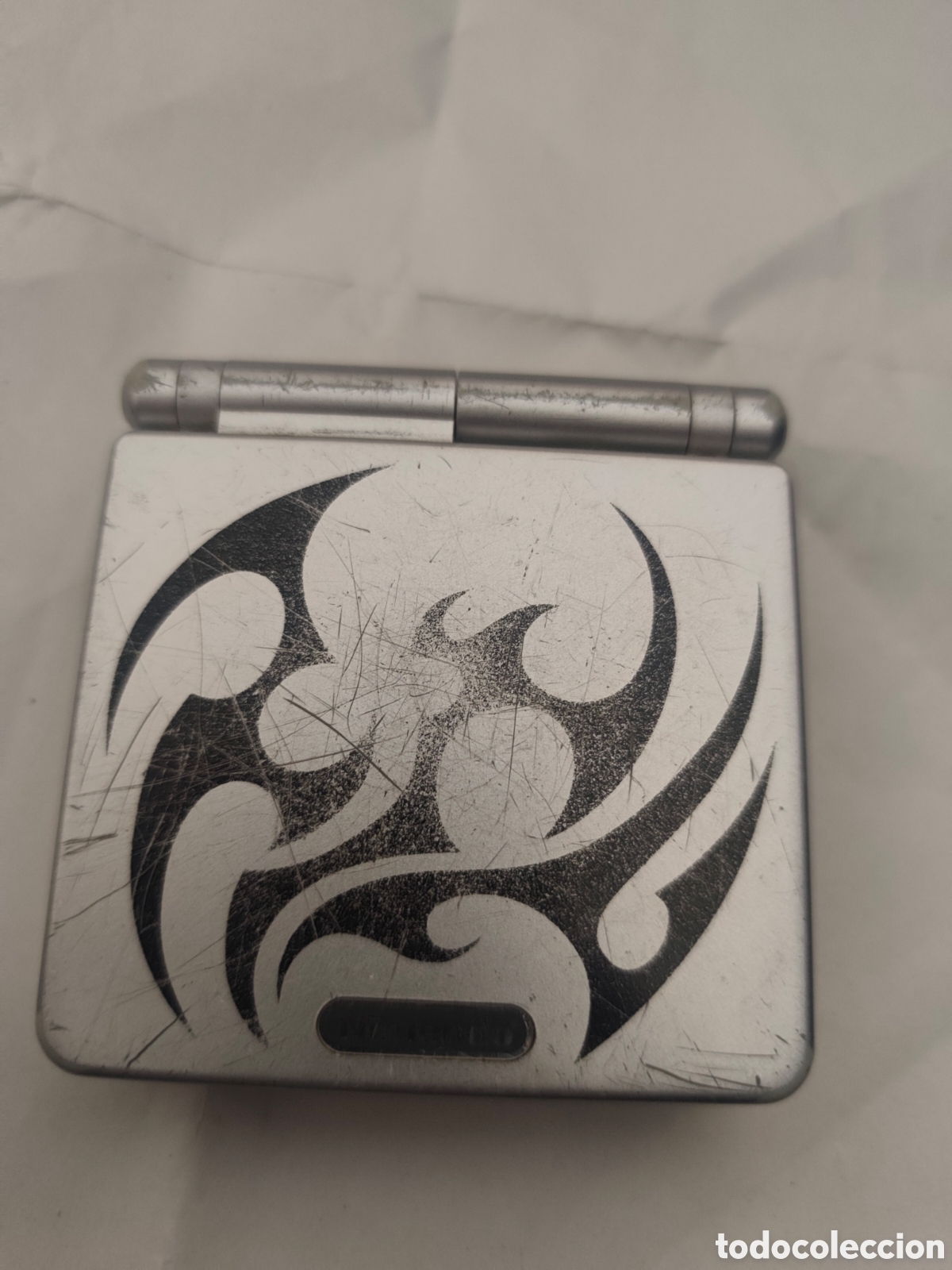 Jeux Vid&eacute;o et Consoles: Game Boy Advance SP (Edici&oacute;n Tribal / Silver) + Cargador Original