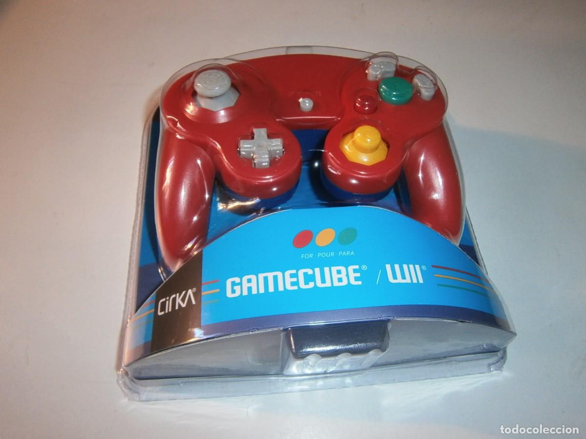 Videojuegos y consolas: MANDO COMPATIBLE NINTENDO GAMECUBE ROJO Y AZUL NUEVO Y PRECINTADO - Foto 1