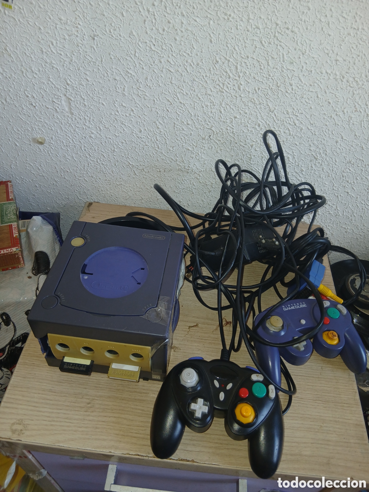 Videojuegos y consolas: GAME CUBE CON 2 MANDOS Y CARGADOR SIN PROBAR TAL CUAL SE VE,,VER FOTOS