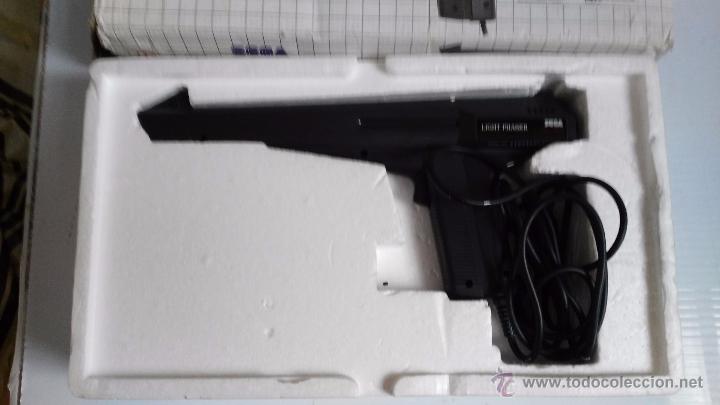 Videojuegos y consolas: pistola original para la sega en caja - Foto 2