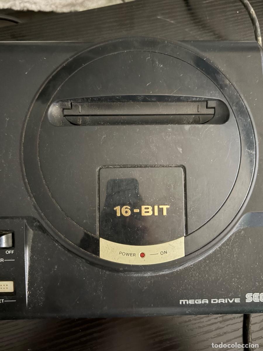 Videojuegos y consolas: Mega Drive 16 Bit + Dos Mandos - Foto 3