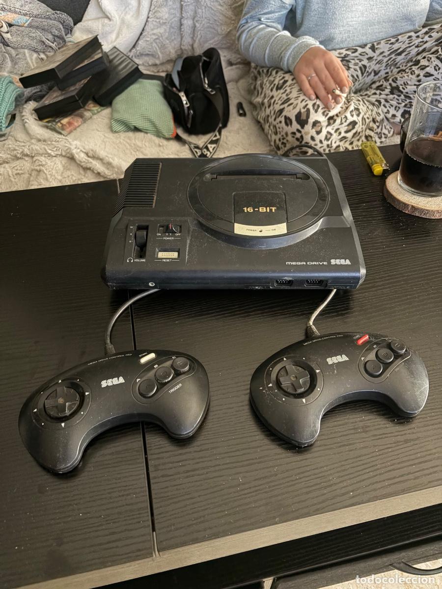 Videojuegos y consolas: Mega Drive 16 Bit + Dos Mandos - Foto 9