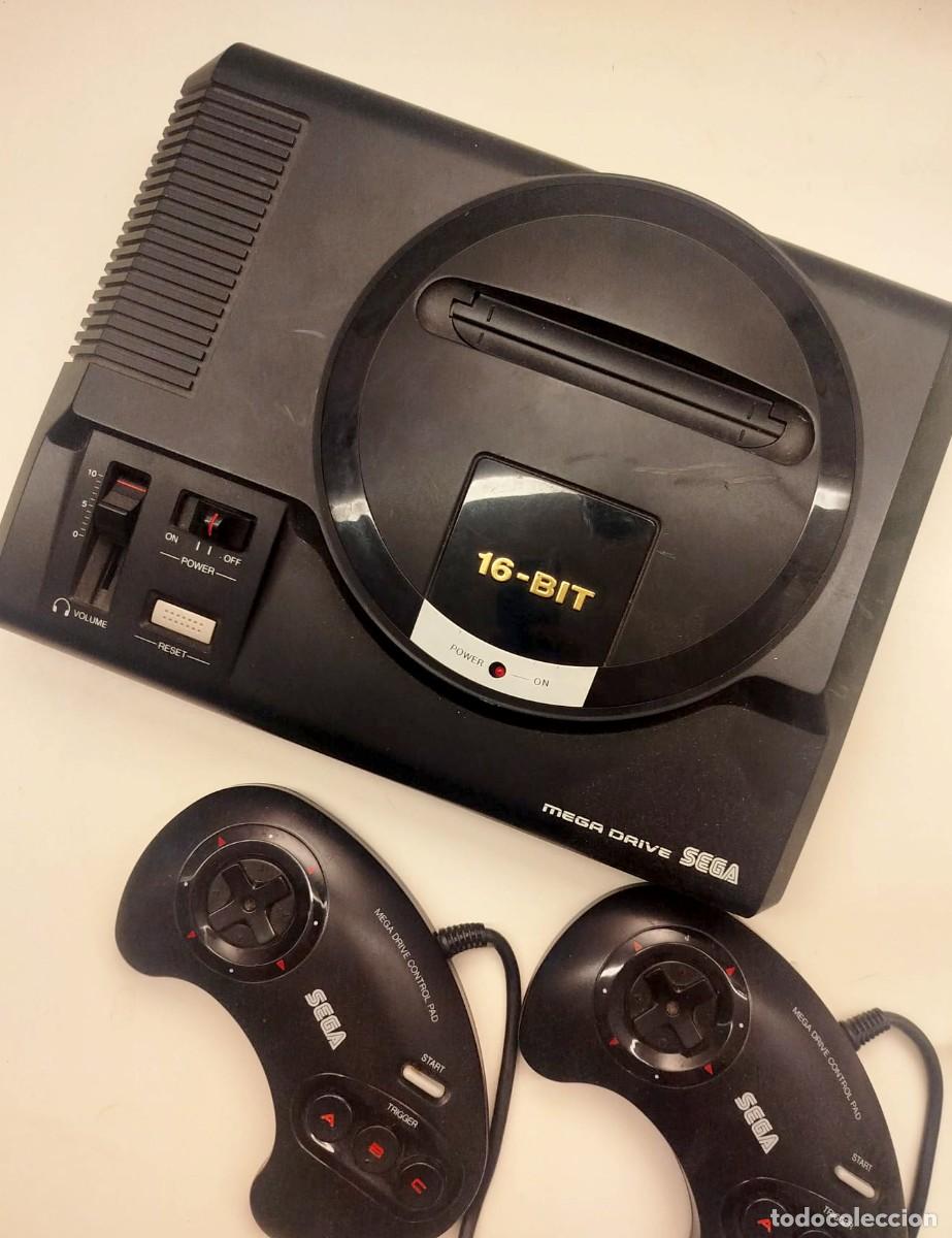 Videojuegos y consolas: Consola Sega Mega Drive 16-bit + 2 Mandos - Foto 1
