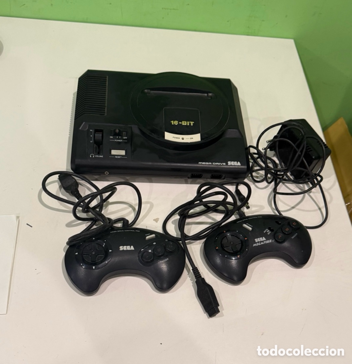 Videospiele und Konsolen: SEGA Mega Drive 16-Bit Original A&ntilde;os 90 + 2 Mandos Originales + Adaptador Corriente
