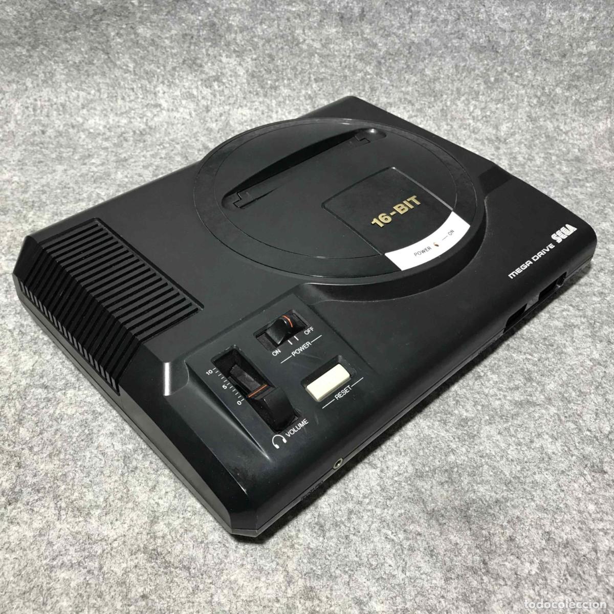 Videojuegos y consolas: MEGA DRIVE CON CAJA + 2 MANDOS + SONIC + MEGA GAMES - Foto 2