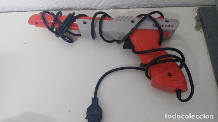 Videojuegos y consolas: pistola zapper nintendo nes  funcionando - Foto 1