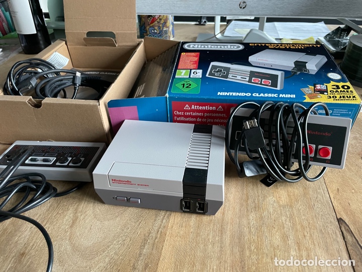 Videojuegos y consolas: Nintendo mini + 2 mandos + 30 juegos - Foto 3