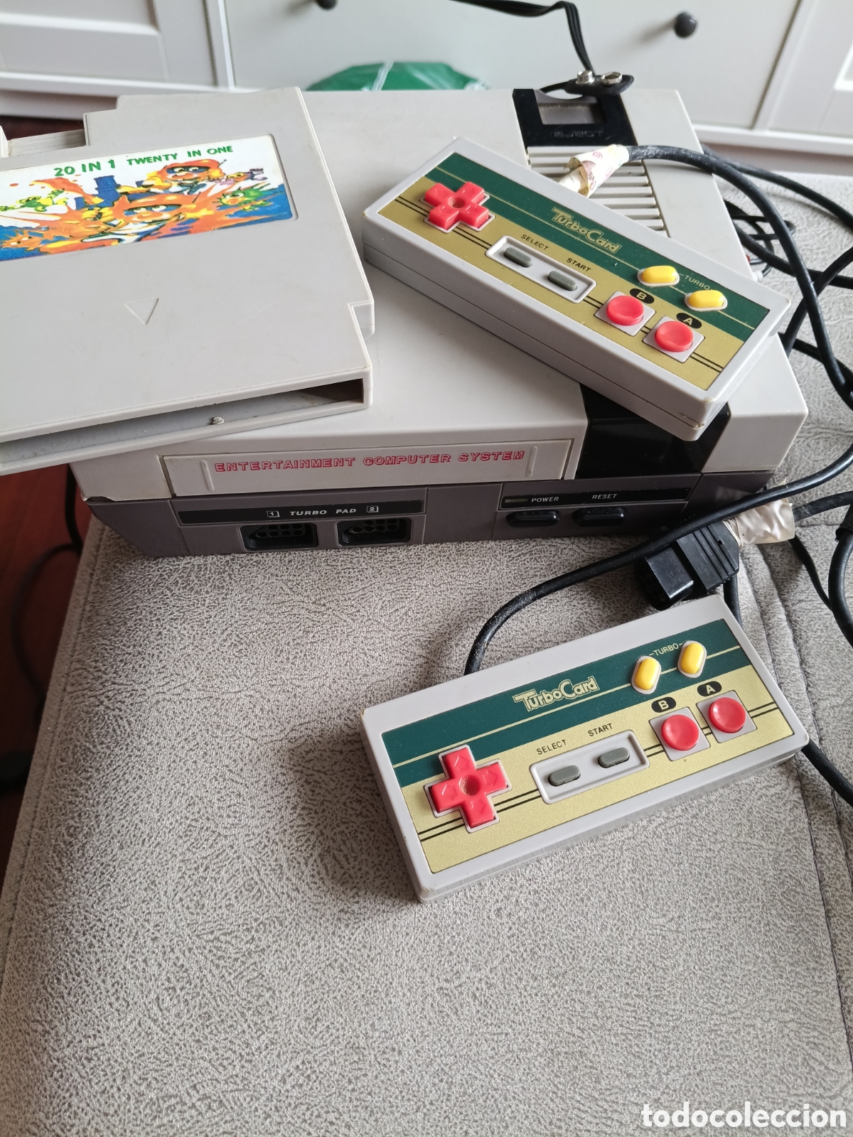 Videojuegos y Consolas: Antigua consola cl&oacute;nica Nintendo NES + juego 20 ien 1