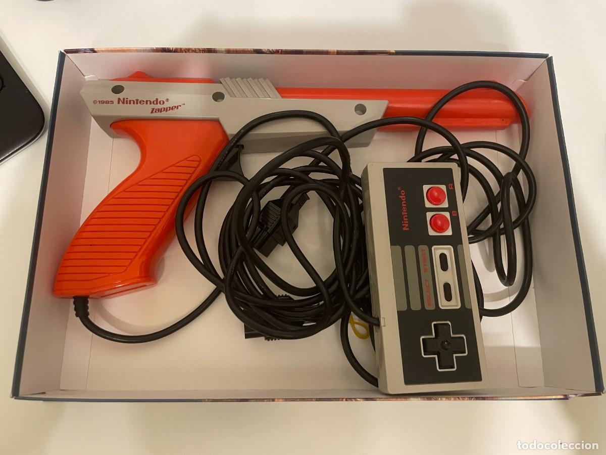 Video Games and Consoles: Pistola Zapper original para Nintendo NES + Mando pad NES