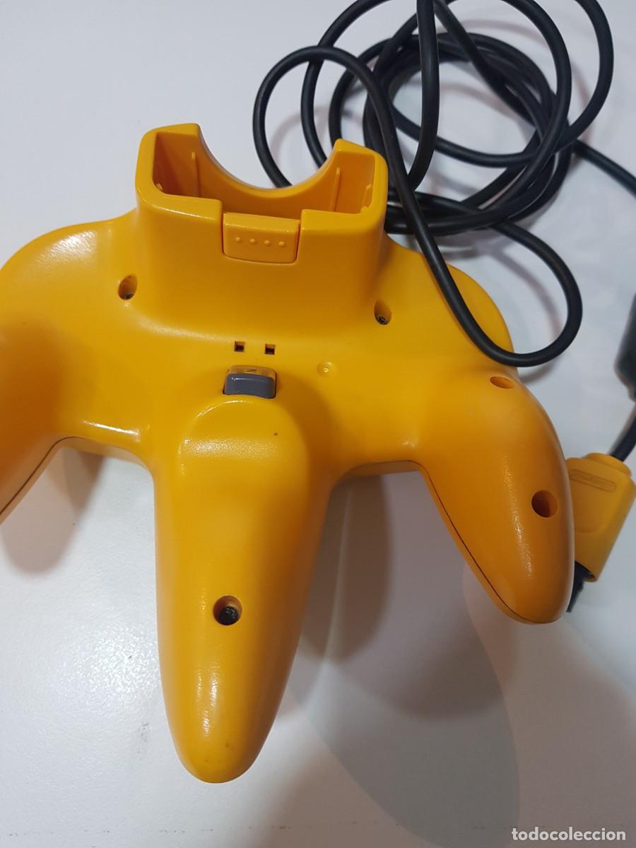 Videojuegos y consolas: Mando controller Nintendo 64 Color amarillo - Foto 2