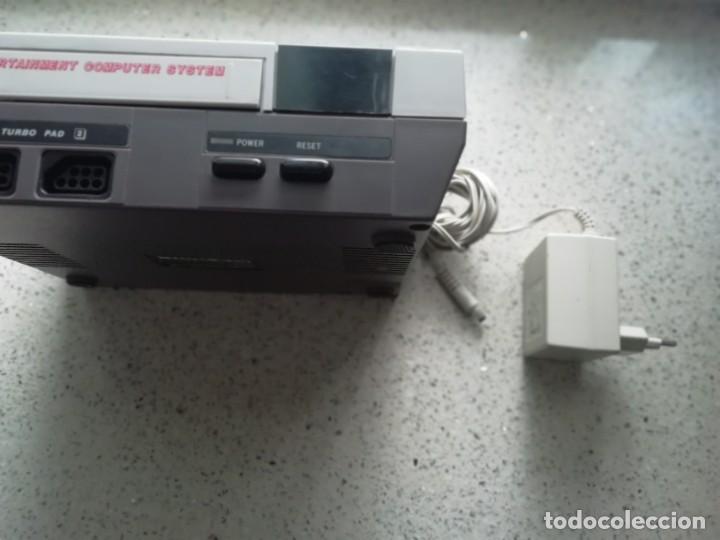 Videojuegos y consolas: Consola cl&oacute;nica compatible con Nintendo es. Lleva cable de red - Foto 4
