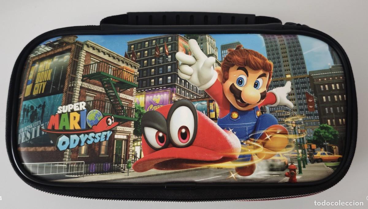 Videojuegos y consolas: Funda de Nintendo Switch de Super Mario Odyssey - Foto 1