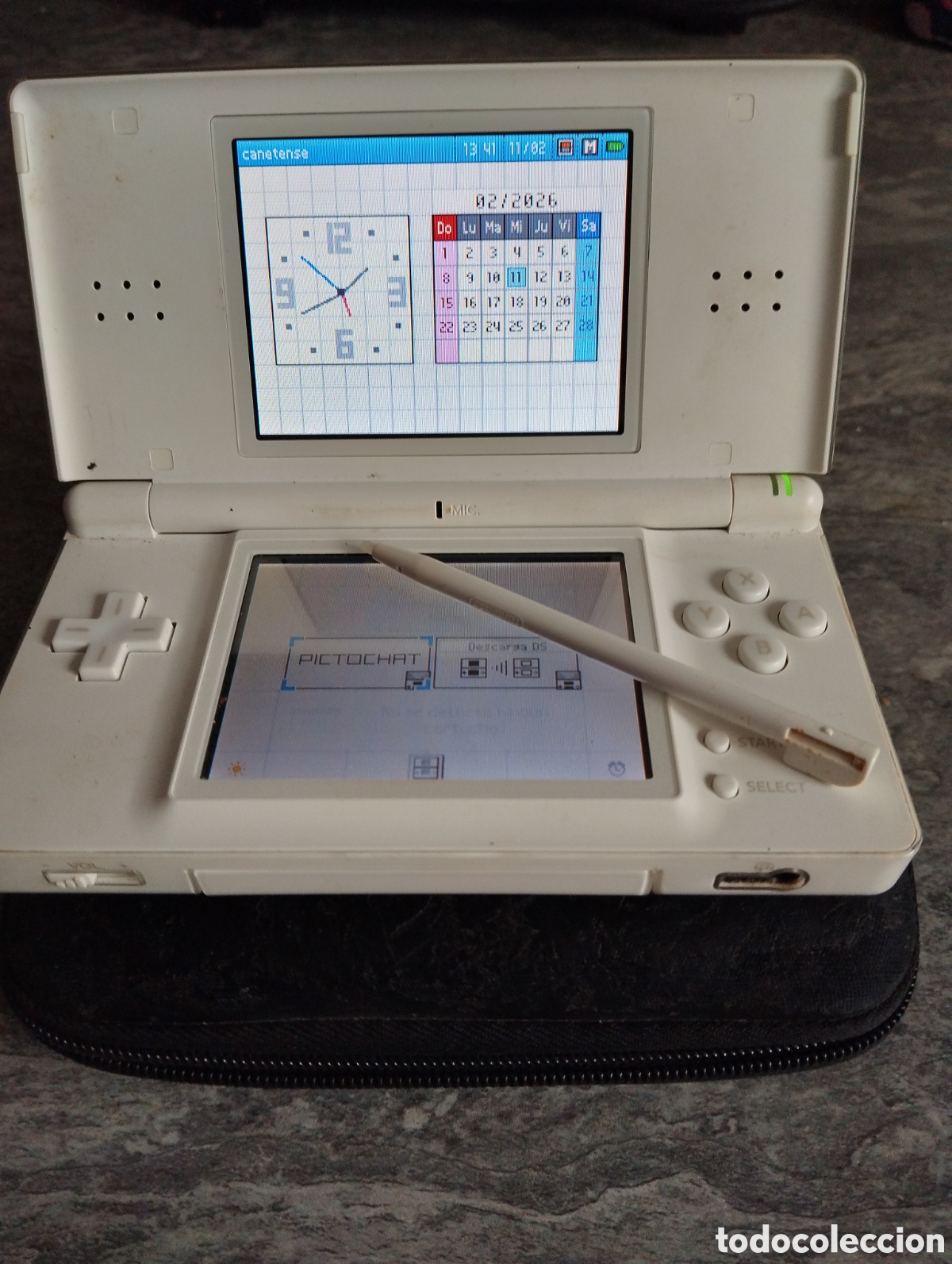 Videojuegos y consolas: Consola Nintendo DS con funda - Foto 3