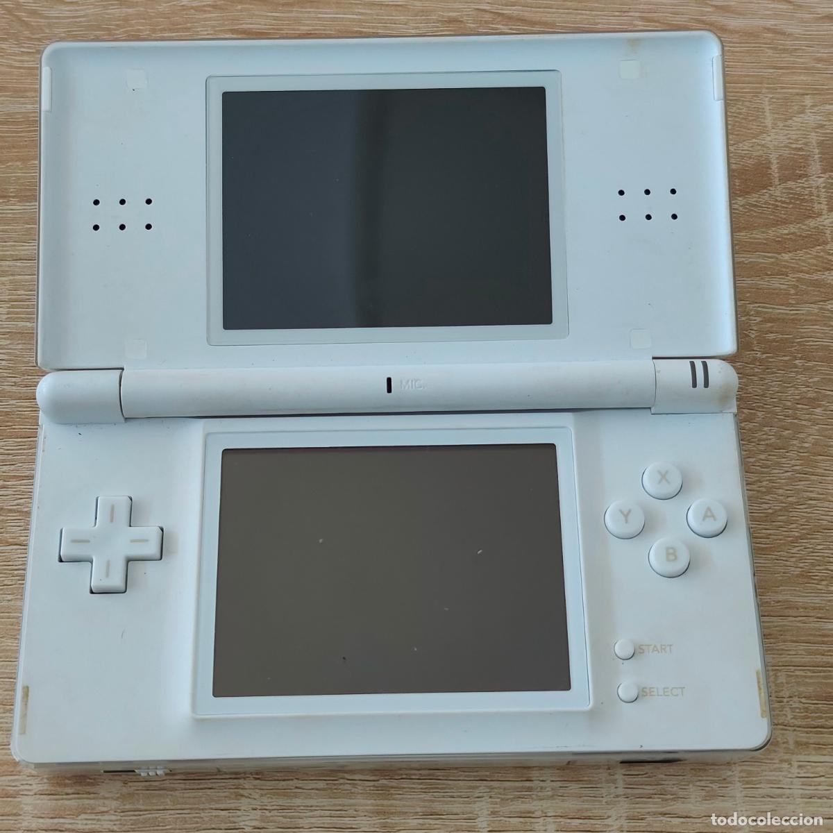 Videojuegos y consolas: NINTENDO DS LITE BLANCA, MODELO USG-001 CON ACCESORIOS PARA EL POLVO