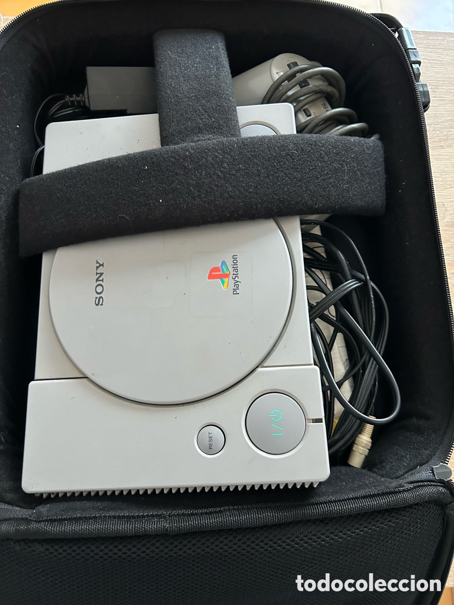 Videojuegos y consolas: Consola + funda playstation 1 - Foto 3