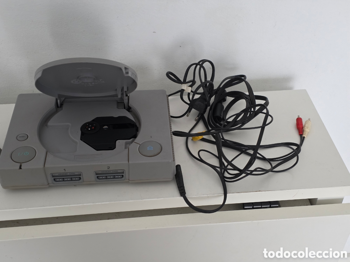 Videojuegos y consolas: Sony PS One SCPH-5502 con mando y cables funcionando - Foto 7