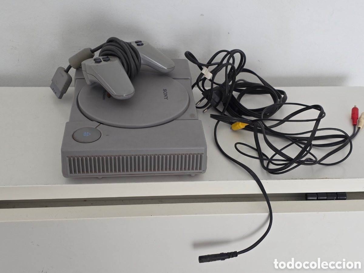 Videojuegos y consolas: Sony PS One SCPH-5502 con mando y cables funcionando - Foto 9