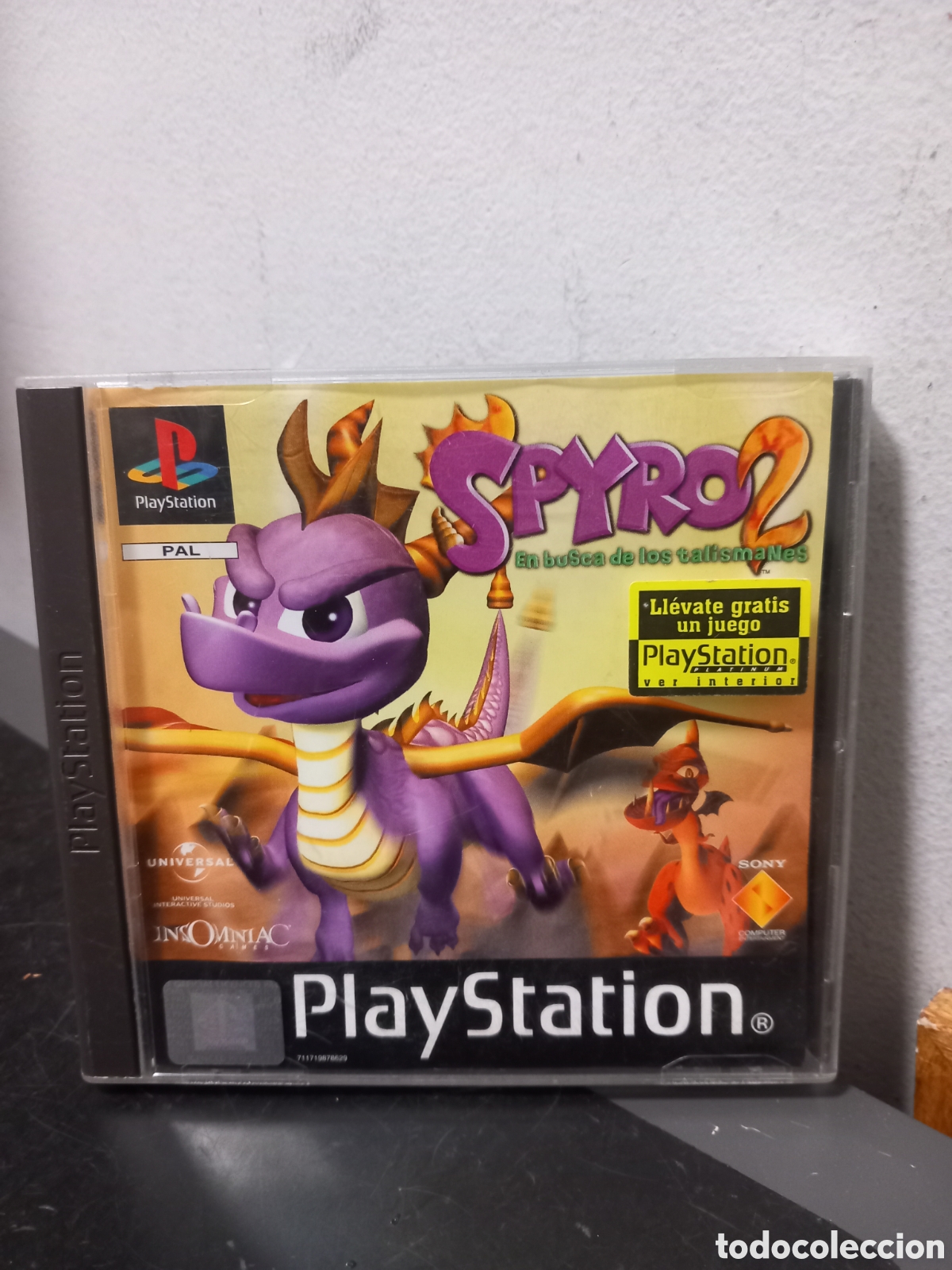 Videojuegos y Consolas: ANTIGUO JUEGO PLAYSTATION SPYRO 2 EN BUSCA DE LOS TALISMANES ORIGINAL PS1
