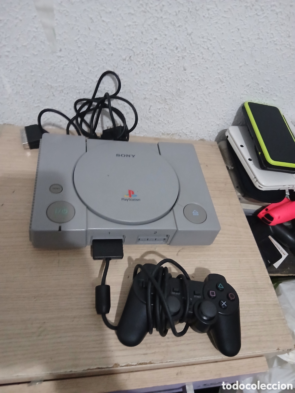 Videojuegos y consolas: PLAYSTATION SONY CON MANDO Y CABLE FUNCIONA,,VER FOTOS