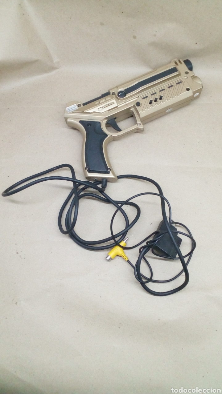 Videojuegos y consolas: Pistola mando de PS2 - Foto 1