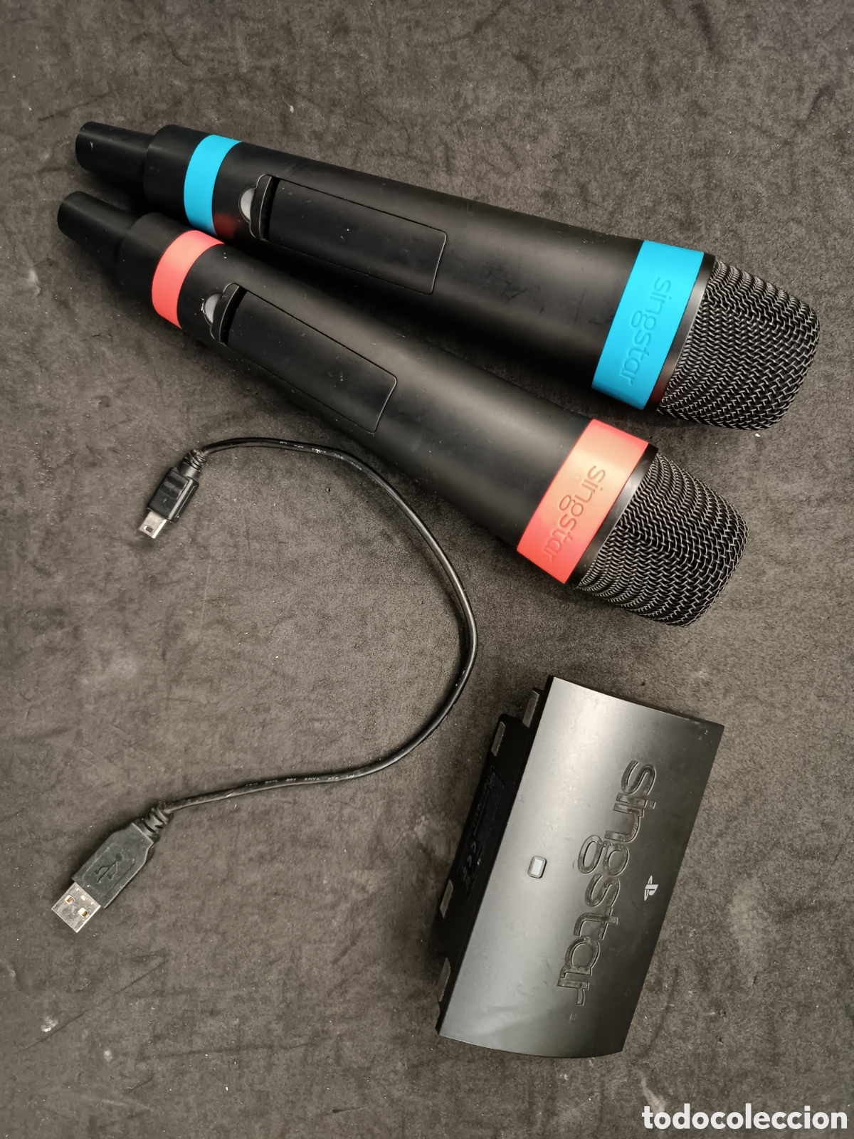 Videojuegos y consolas: Ps2 Singstar micros inal&aacute;mbrico+ 4 juegos - Foto 2