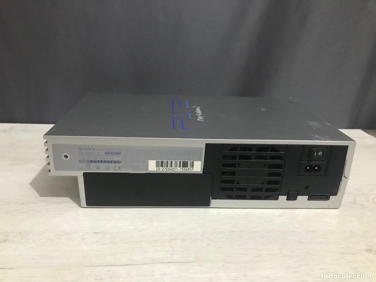 Videojuegos y consolas: PS2 plata con cables, dos mandos funcionando correctamente - Foto 11