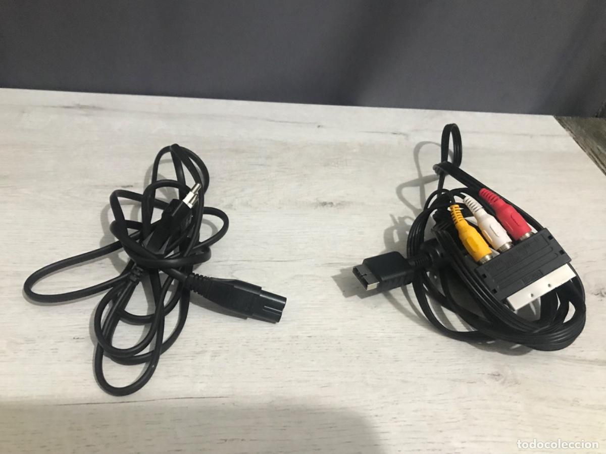 Videojuegos y consolas: PS2 plata con cables, dos mandos funcionando correctamente - Foto 24