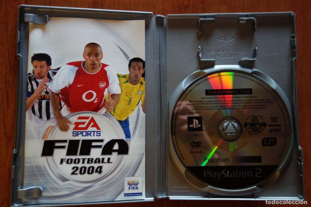 Videojuegos y consolas: FIFA Football 2004 para PS2 - Versi&oacute;n Platinum - Foto 2