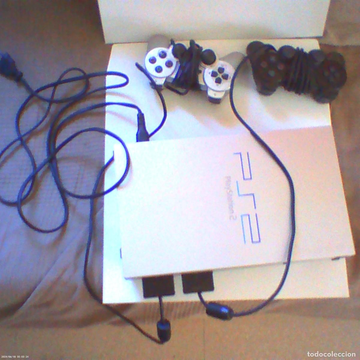 Videojuegos y Consolas: consola play station 2, con 2 mandos y 3 cables (buen estado)