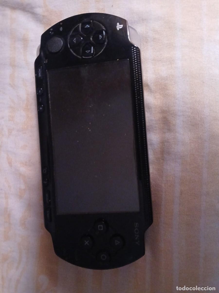 Videojuegos y consolas: Antigua m&aacute;quina de juego psp PlayStation de Sony para repuesto no funciona