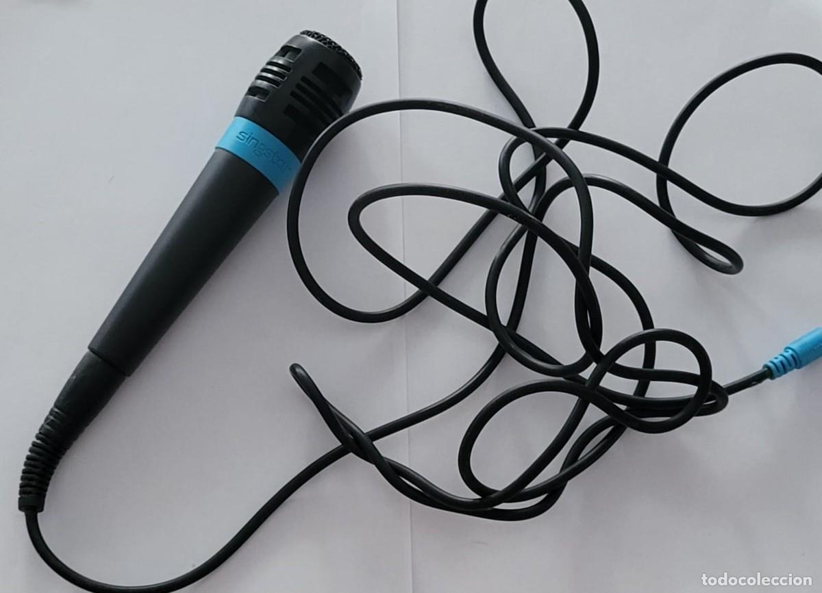 Videojuegos y consolas: Lote SingStar + SingStar Party PS2 con micr&oacute;fono - Foto 4