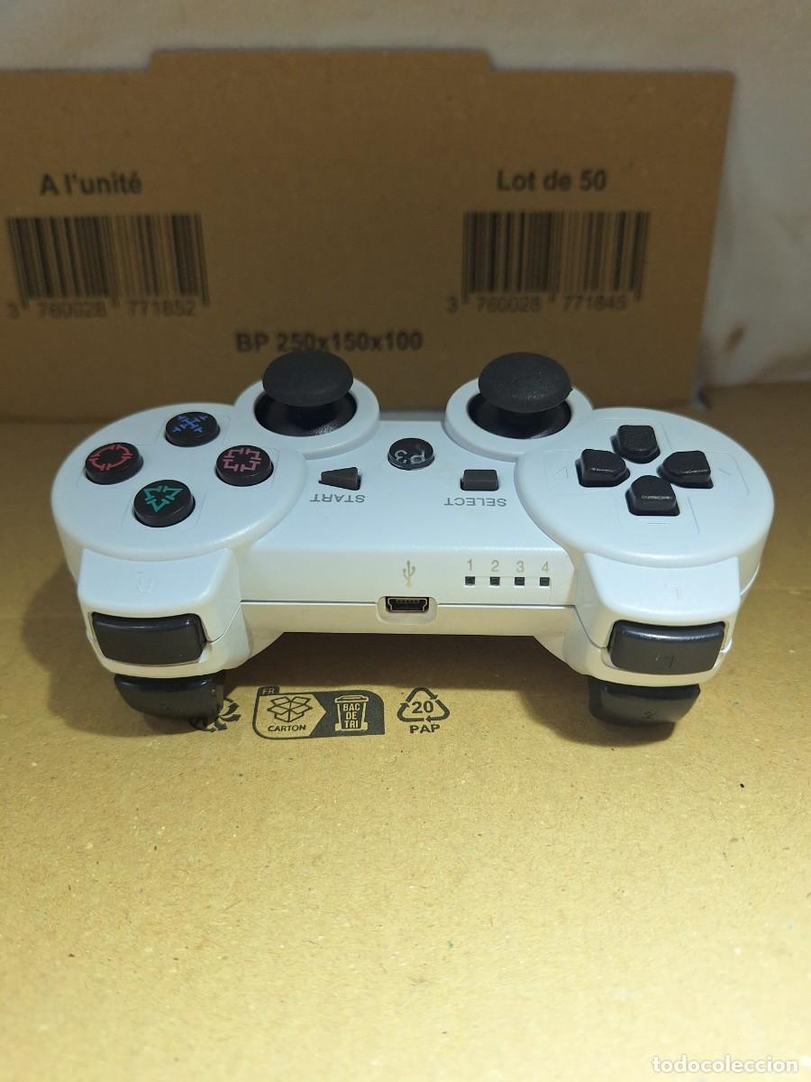 Videojuegos y consolas: Mando compatible PS3 inal&aacute;mbrico blanco - Foto 2