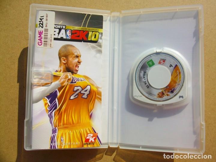 Videojuegos y consolas: NBA 2K10 JUEGO de PSP - Foto 2