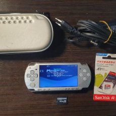 Videojuegos y Consolas: PSP 2000 SLIM GRIS. Lote 403510219