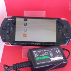 Videojuegos y Consolas: CONSOLA SONY PSP 3004 SLIM & LITE INCLUYE CARGADOR